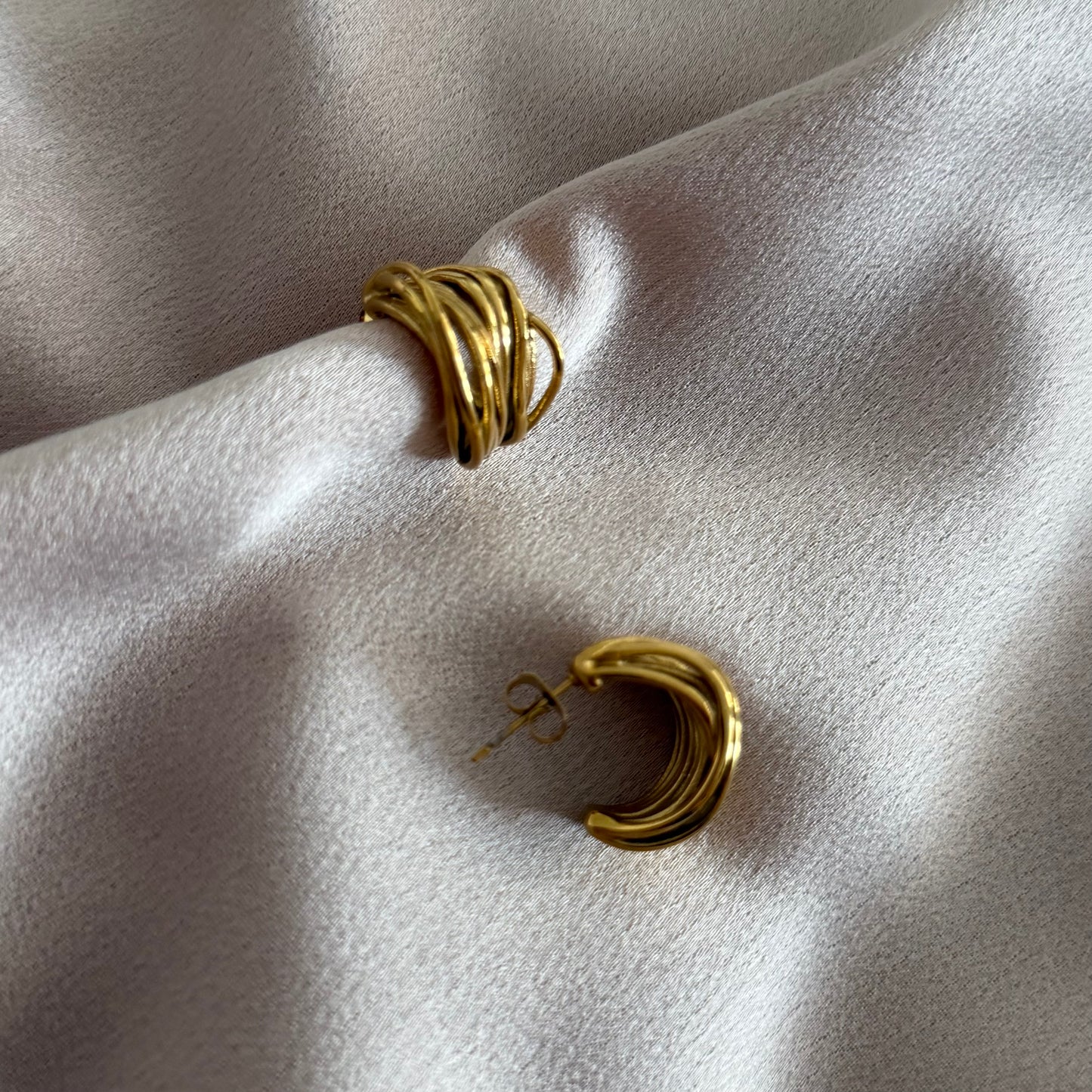 Lila Hoops