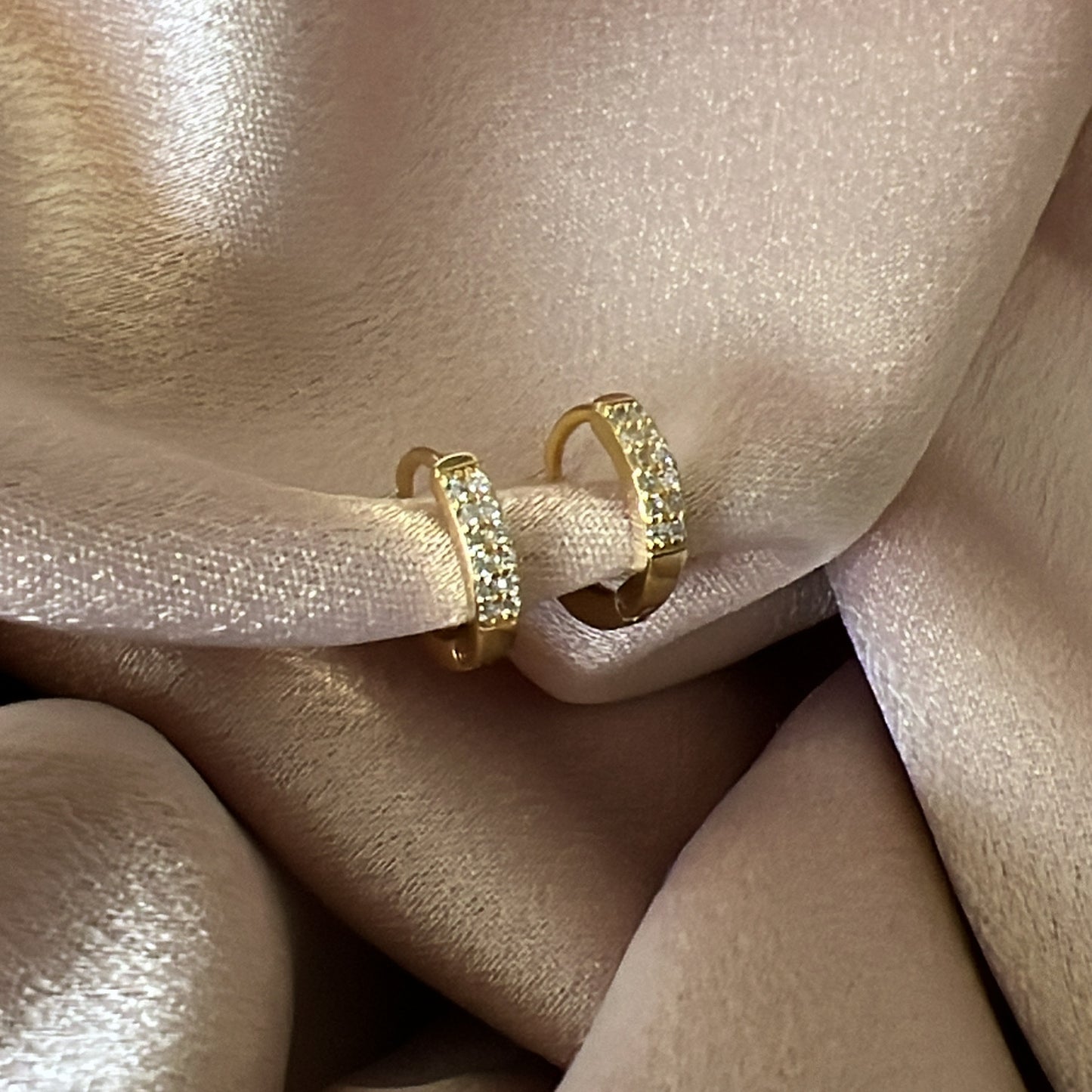 Lou 925 Silver Huggies