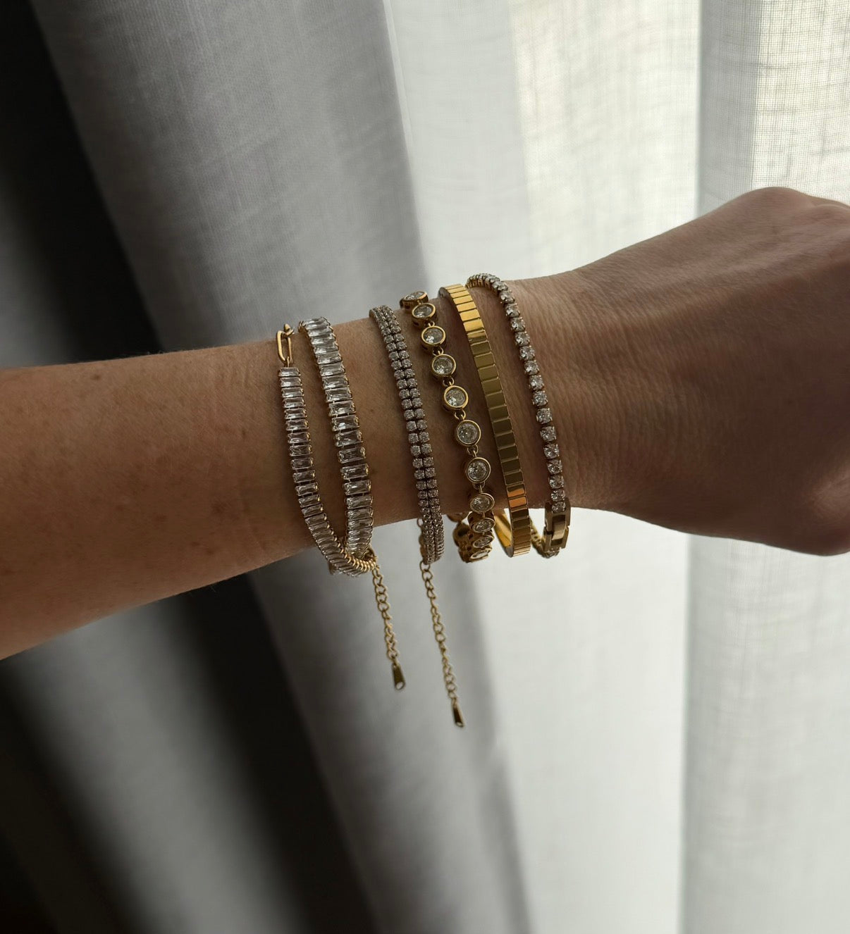 Alexia Hinge Bangle