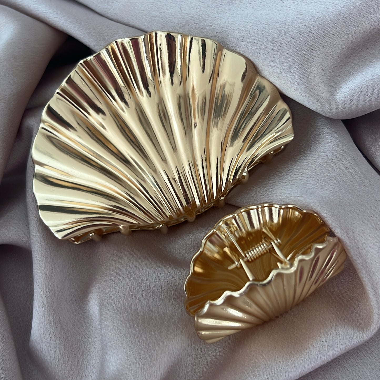 Arista Seashell Hair Clips
