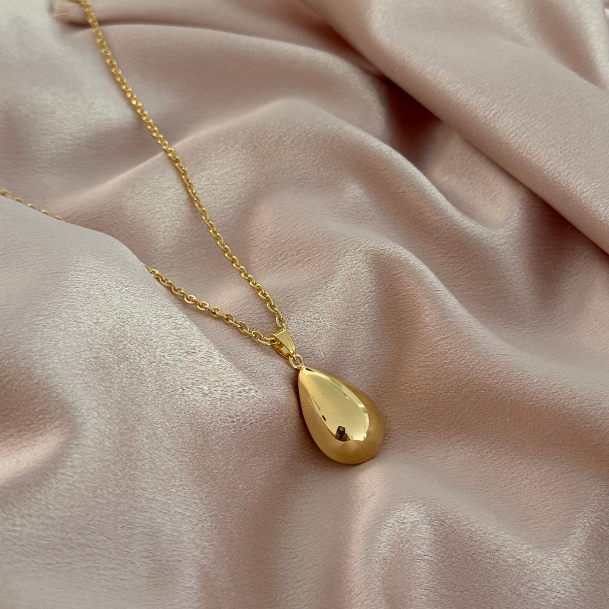 Teardrop Bola Pendant