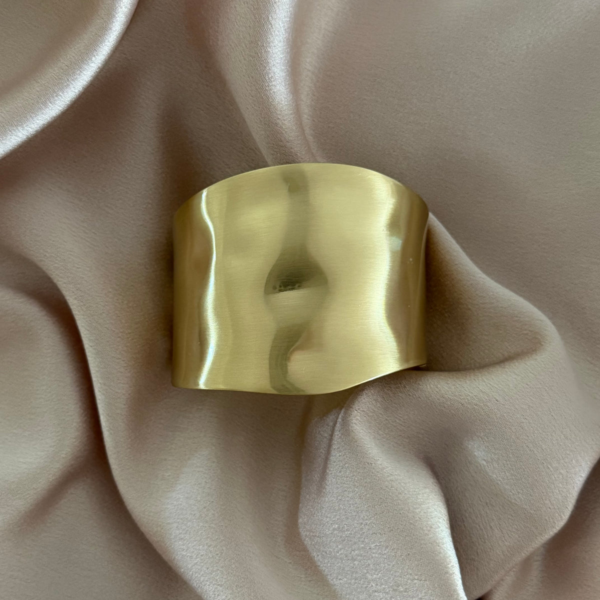 Naomi Hinged Cuff