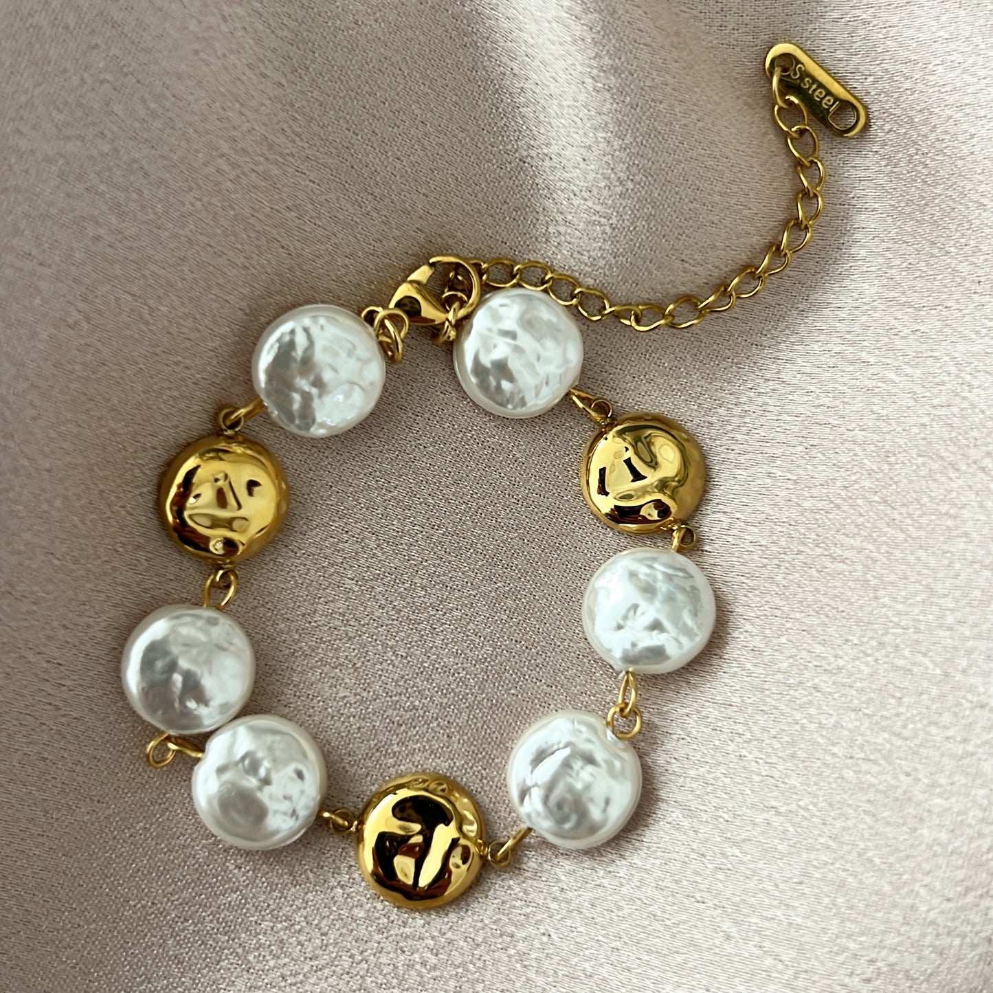 Ren Pearl Bracelet