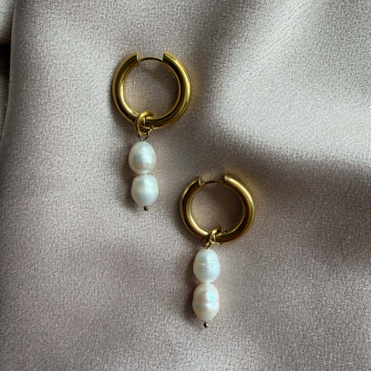 Aila Pearl Earrings