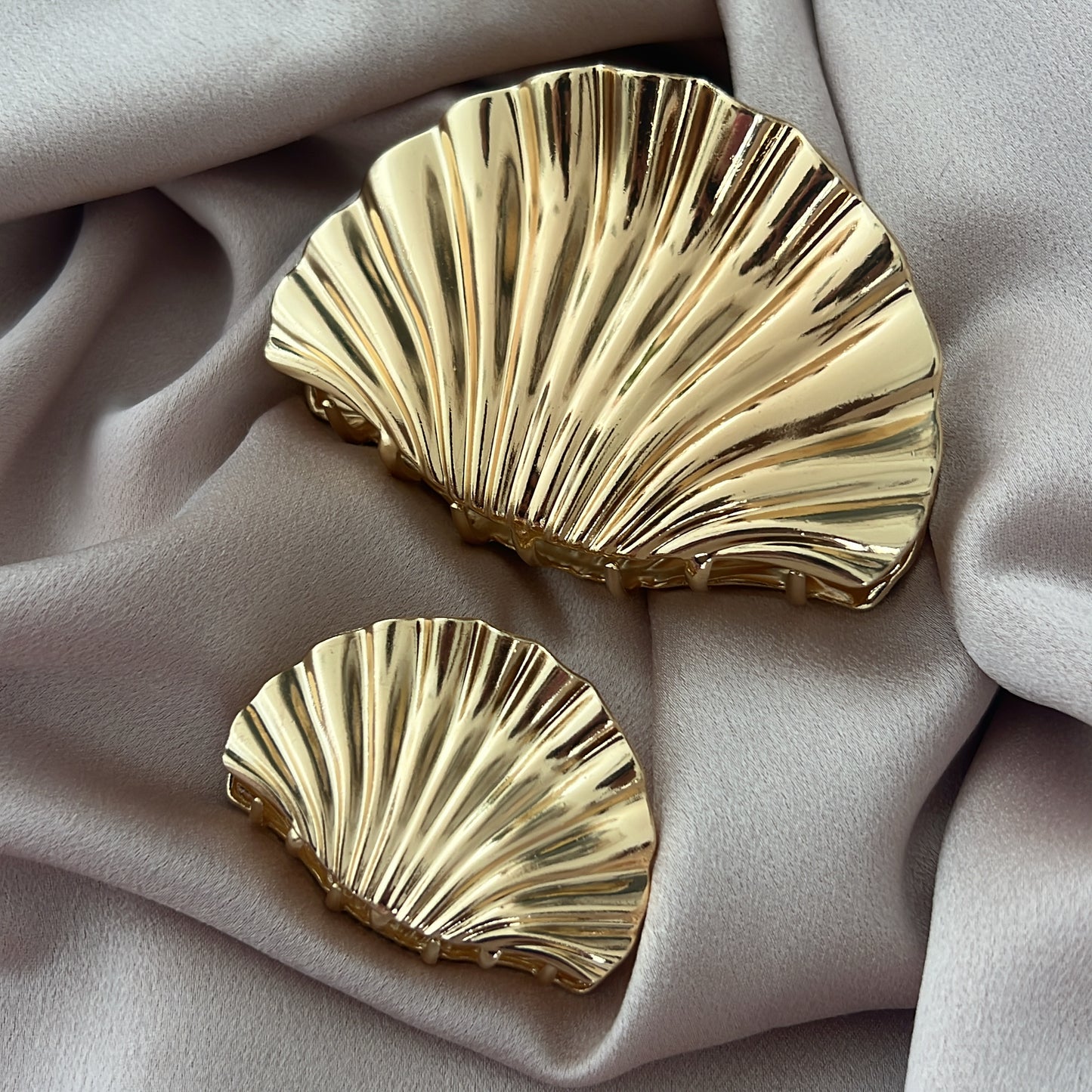 Arista Seashell Hair Clips