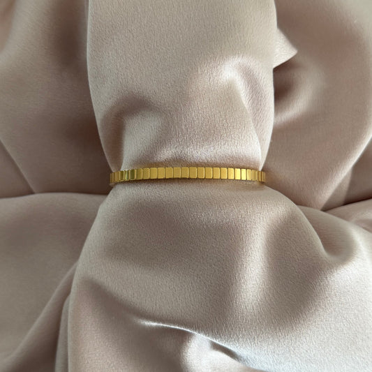 Alexia Hinge Bangle