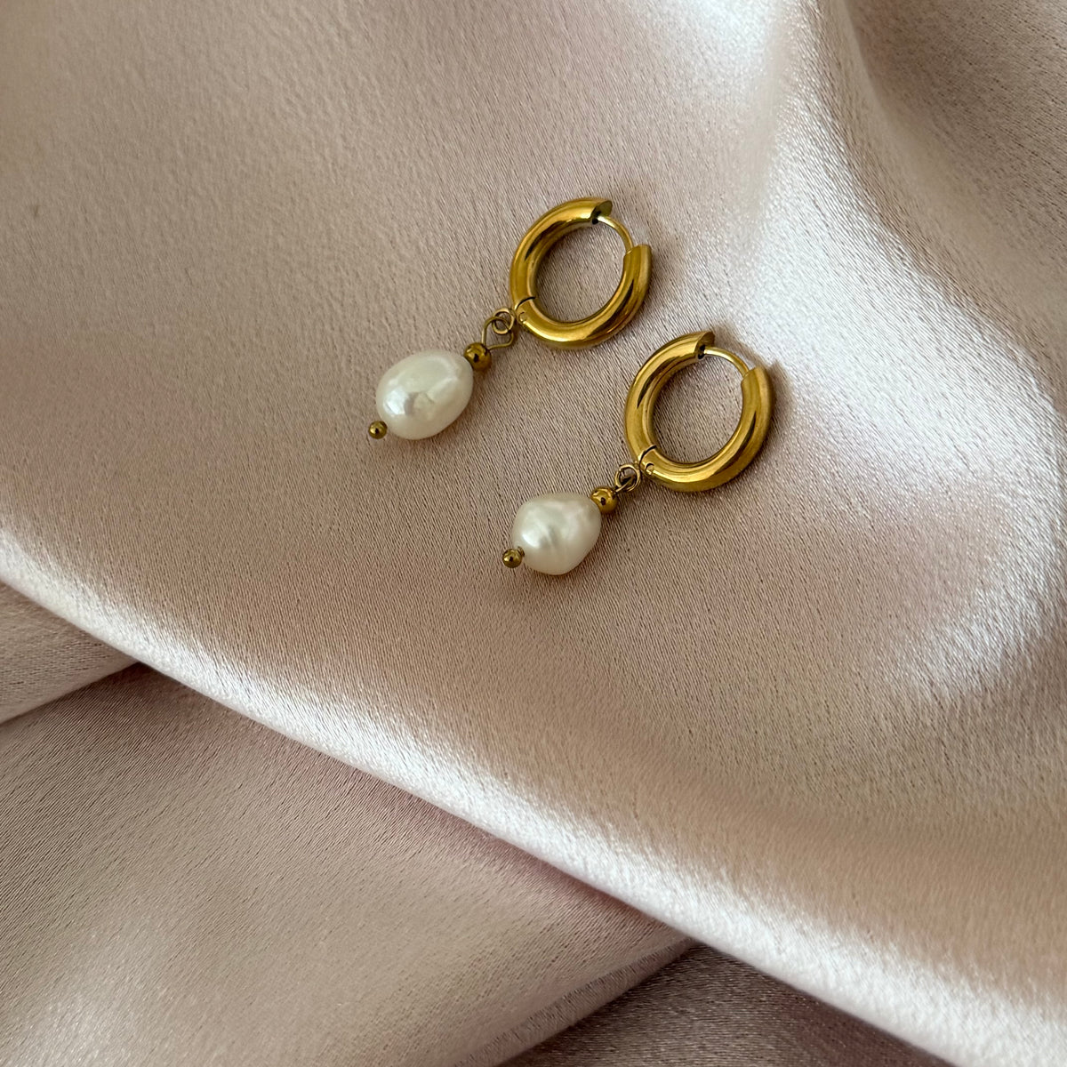 Suzanne Pearl Hoops