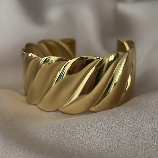 Heather Wave Cuff