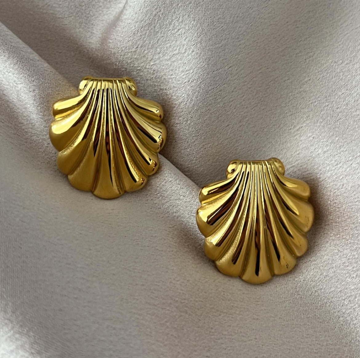 Isla Stud Earrings