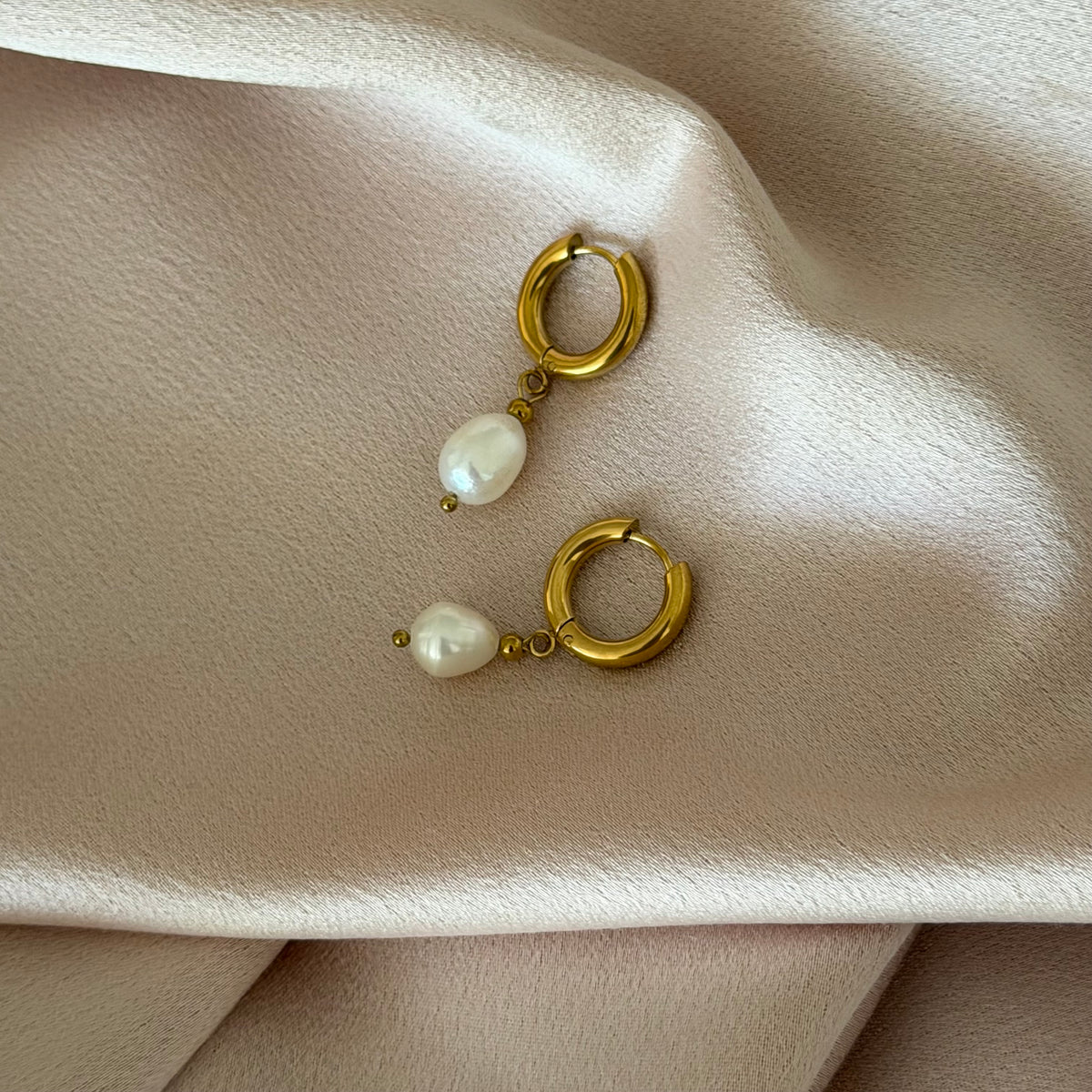 Suzanne Pearl Hoops