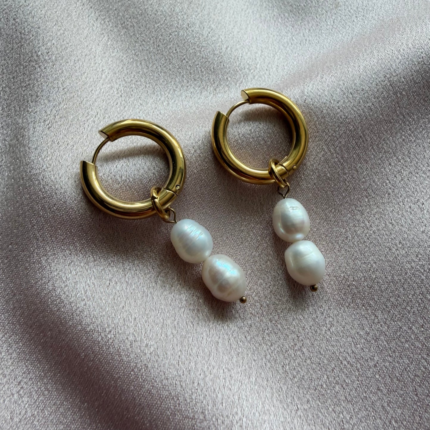 Aila Pearl Earrings