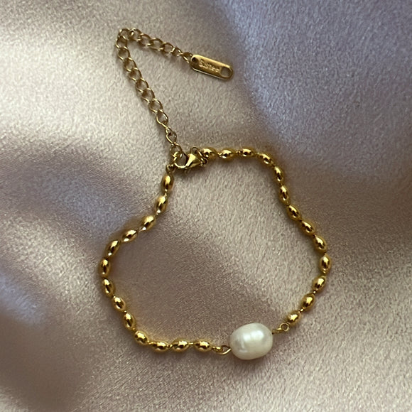 Helen Pearl Bracelet