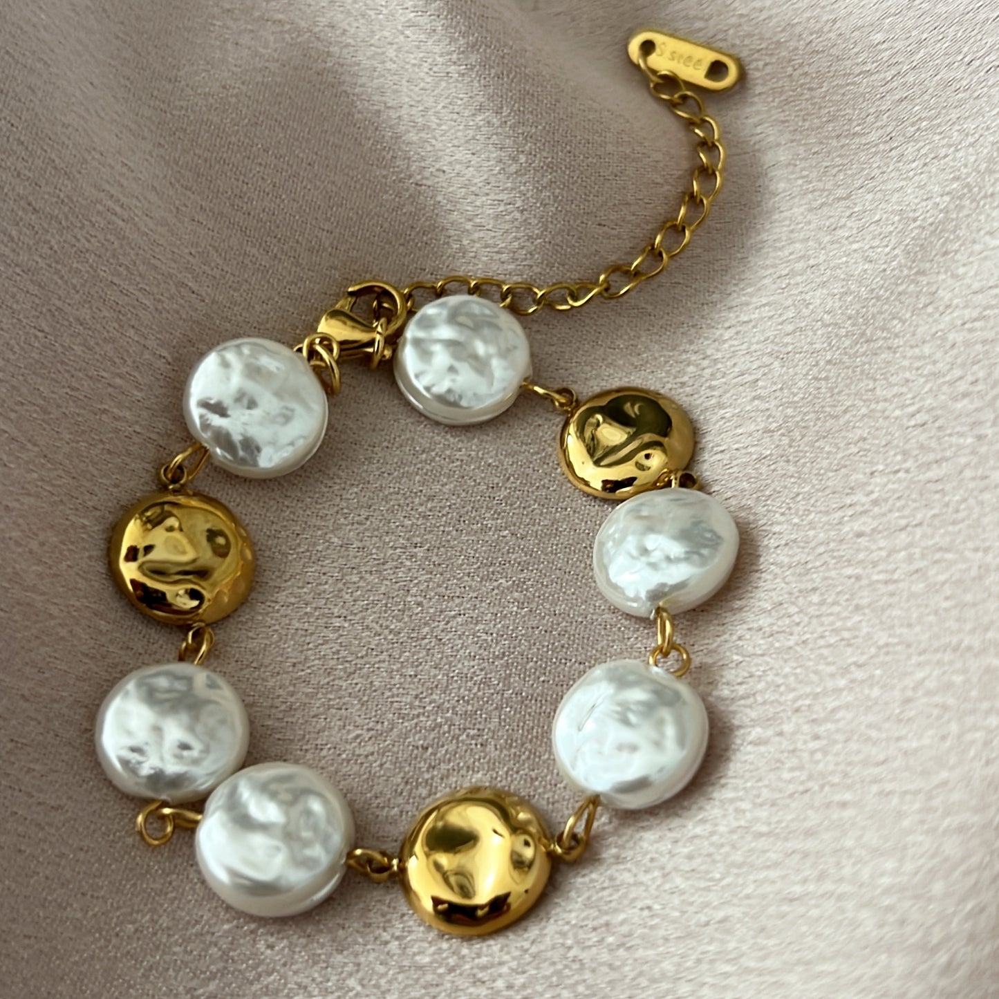 Ren Pearl Bracelet
