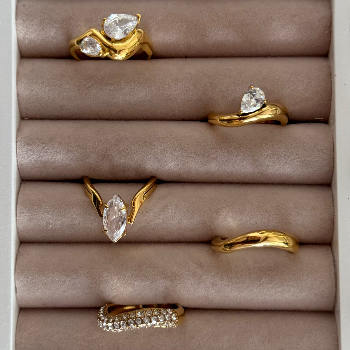 Elara Crystal Ring