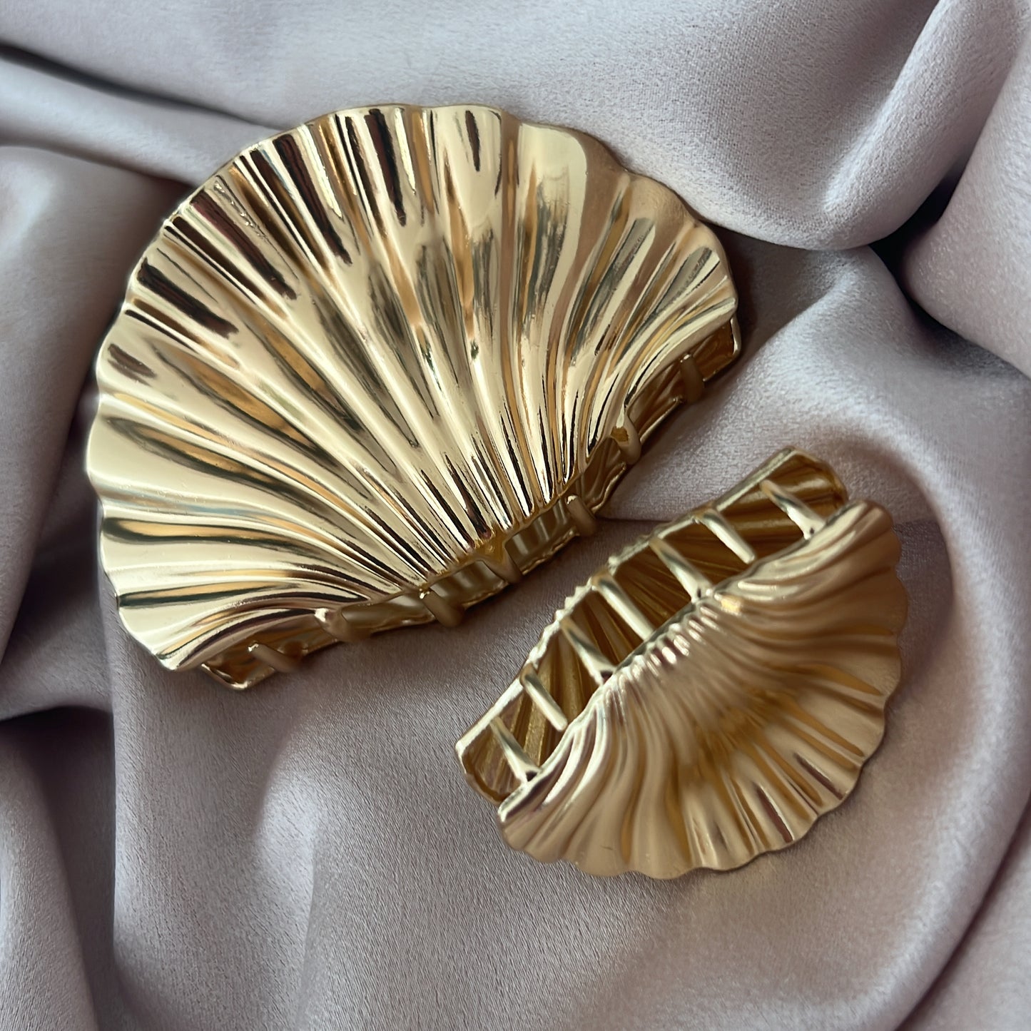 Arista Seashell Hair Clips