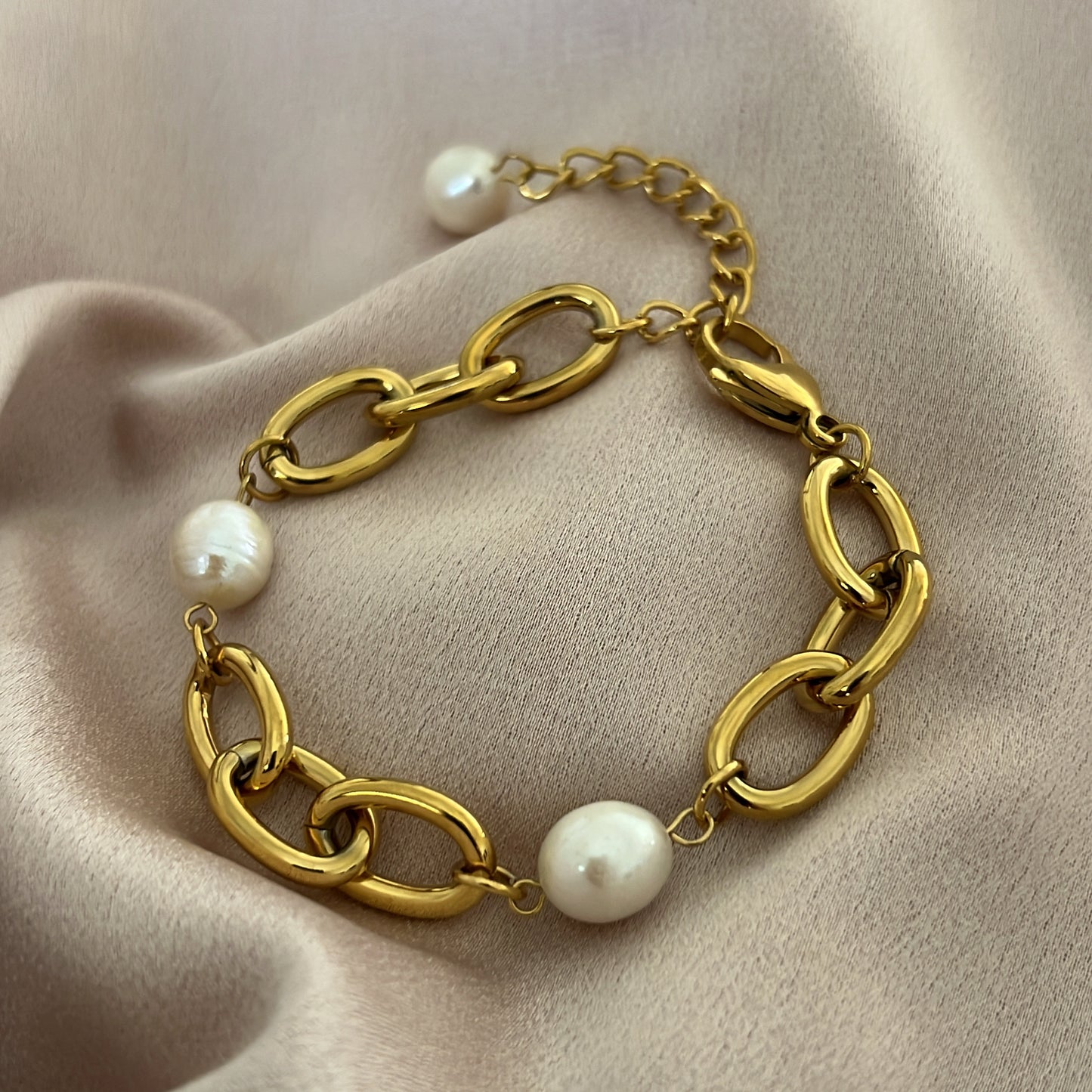 Aria Pearl Bracelet