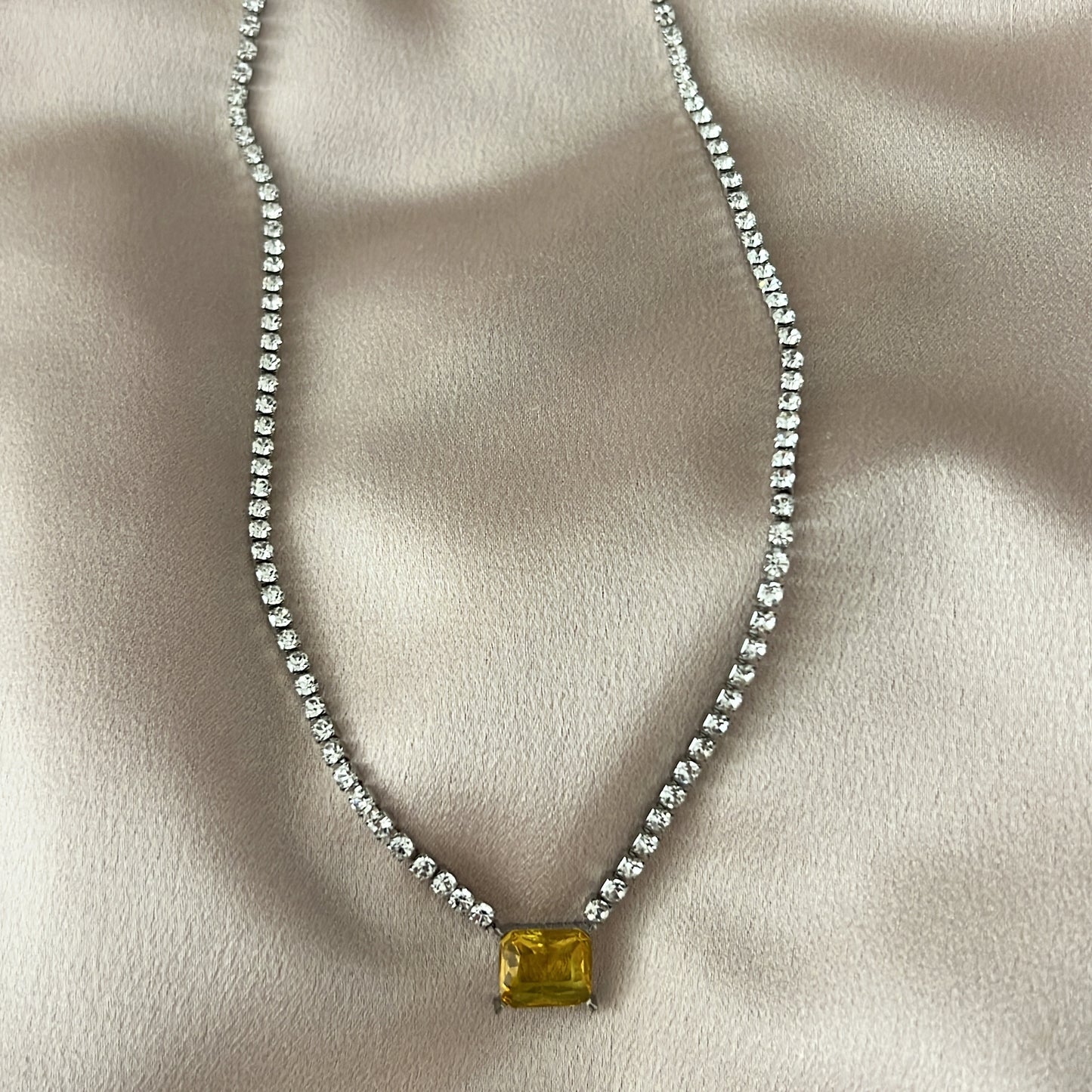 Evy Crystal Necklace