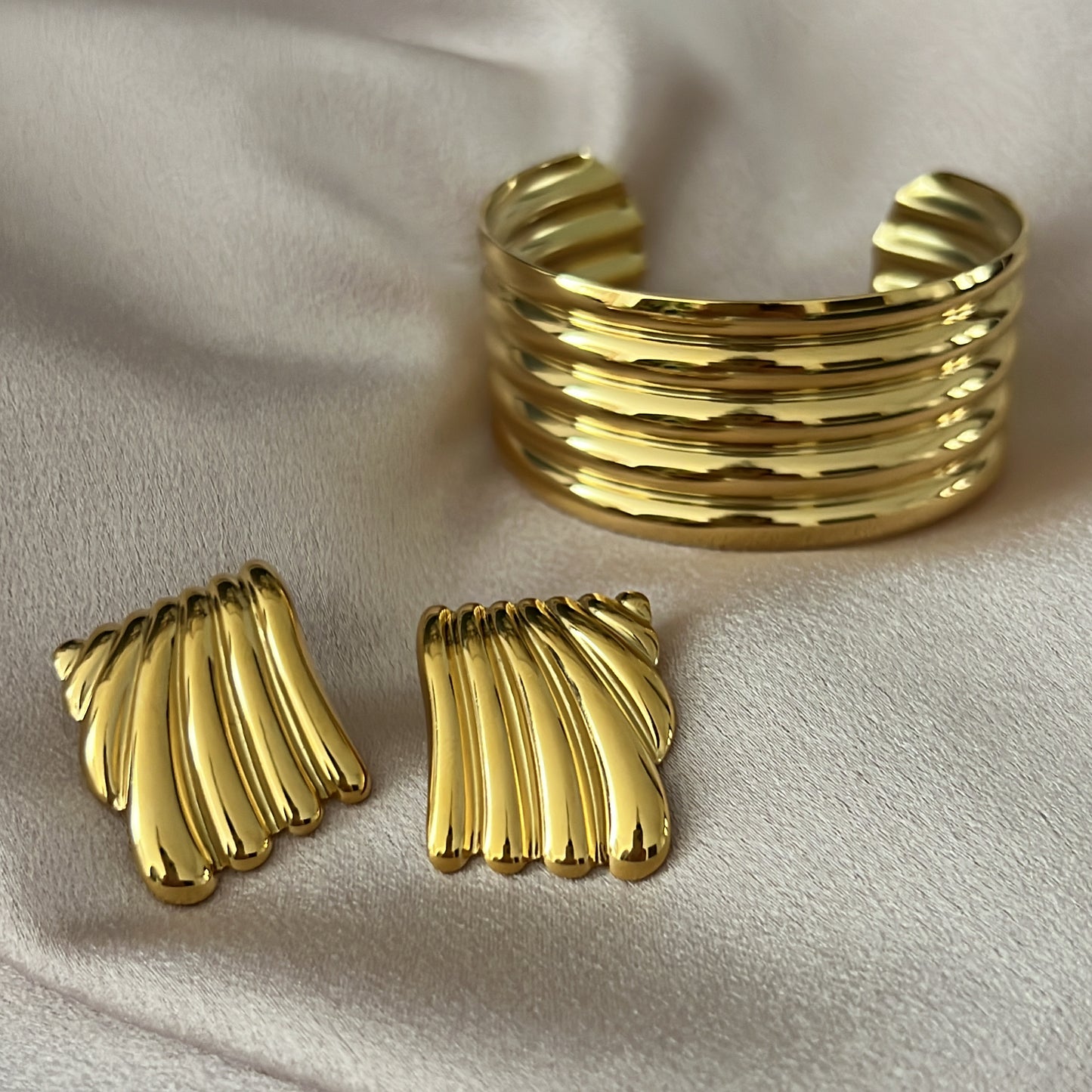 Jeanne Cuff Bracelet