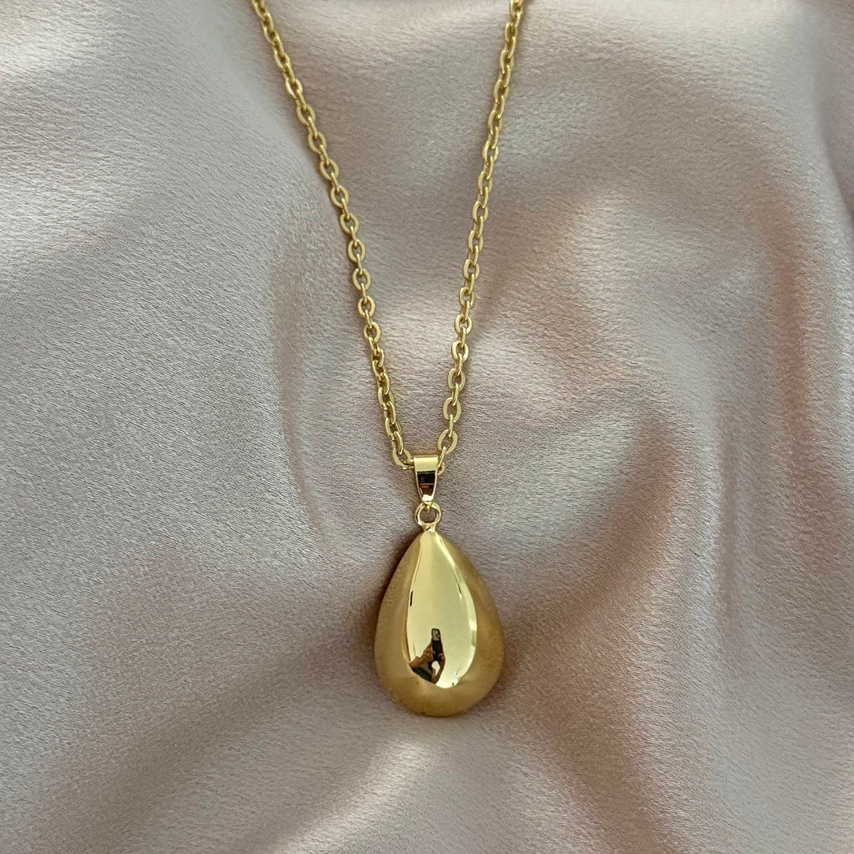 Teardrop Bola Pendant