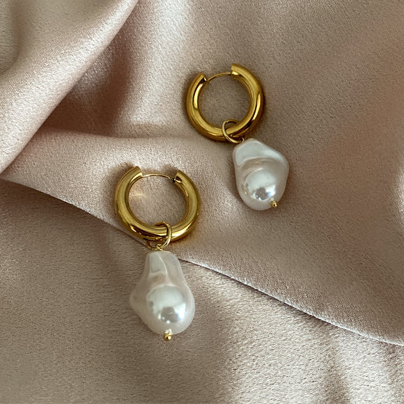Jo Pearl Earrings