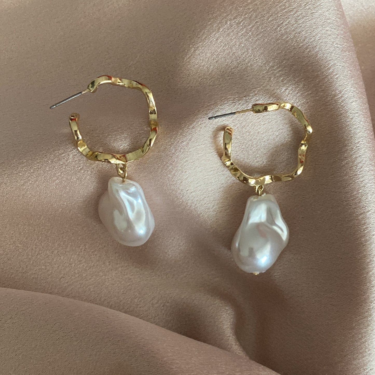 Jo Pearl Earrings